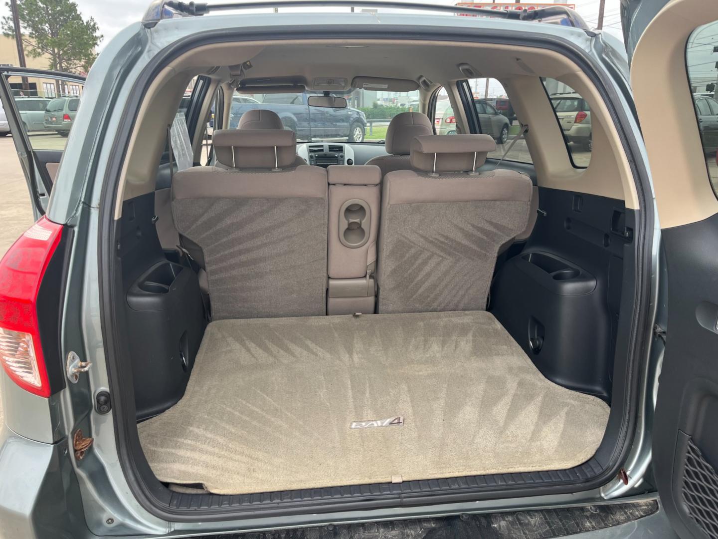 2008 green /TAN Toyota RAV4 Base I4 4WD (JTMBD33V685) with an 2.4L L4 DOHC 16V engine, 4-Speed Automatic transmission, located at 14700 Tomball Parkway 249, Houston, TX, 77086, (281) 444-2200, 29.928619, -95.504074 - Photo#13